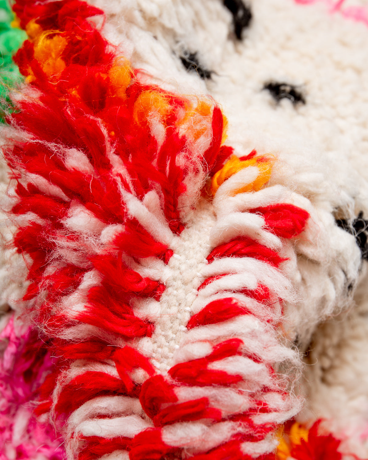 Modern designer handcrafted Berber rug from Morocco. Azilal rug with beautiful colors and patterns. Made of sheep’s wool and colourful cotton.